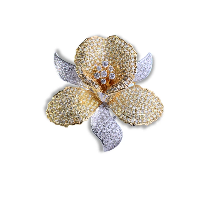 Classy silver and gold brooche from CALESSIA Jewelry